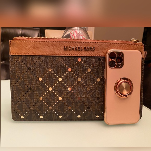 NWOT- Michael Kors leather wristlet / wallet - Picture 5 of 5